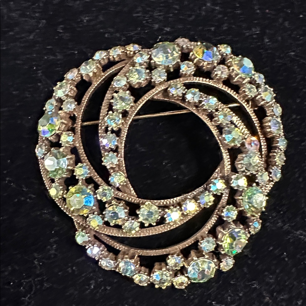 Florenza Vintage Rhinestone Circle Brooch 2.5X2.5”